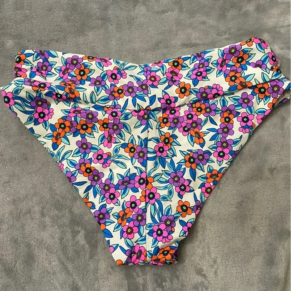 New! Frankie’s Bikinis Nick Bikini bottoms flower farm 24248
